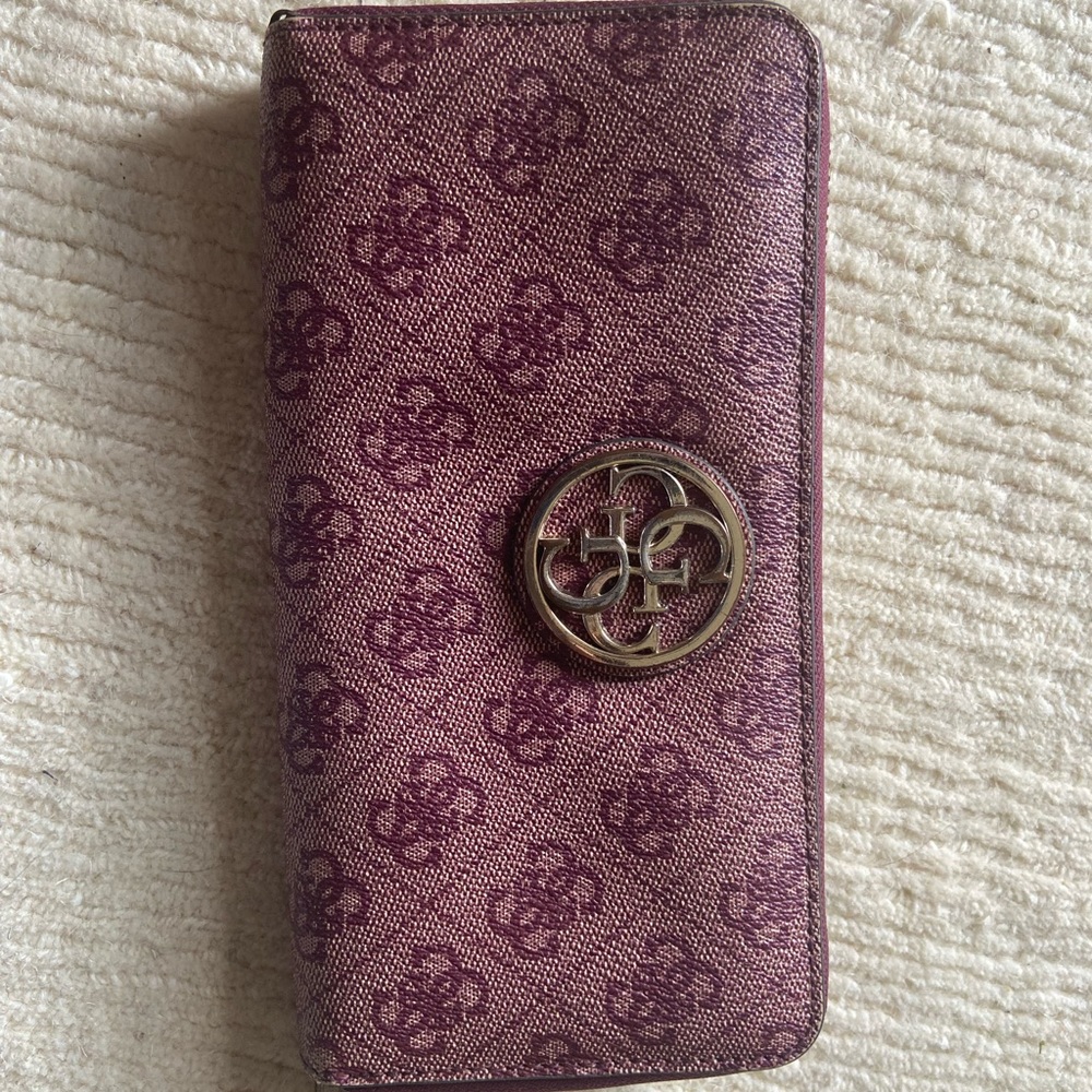 Guess Wallet